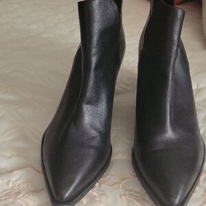 Vince Camuto Black Pointed-Toe Ankle Booties